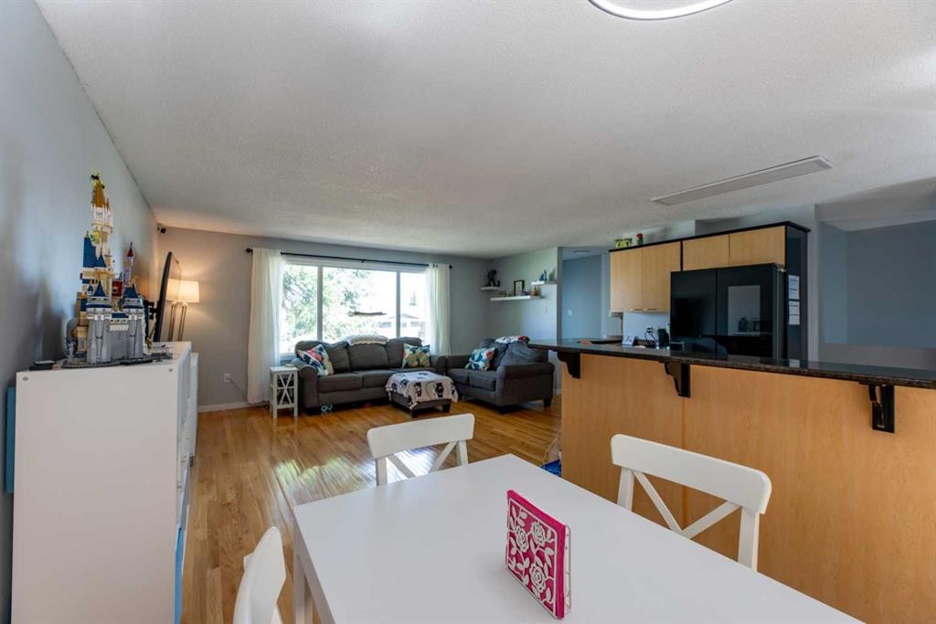 









153


Alder

Drive,
Hinton,




AB
T7V 1C9

