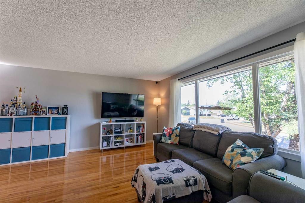 









153


Alder

Drive,
Hinton,




AB
T7V 1C9

