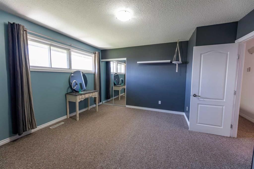 









126


Hardisty

Avenue, 25,
Hinton,




AB
T7V 1B6

