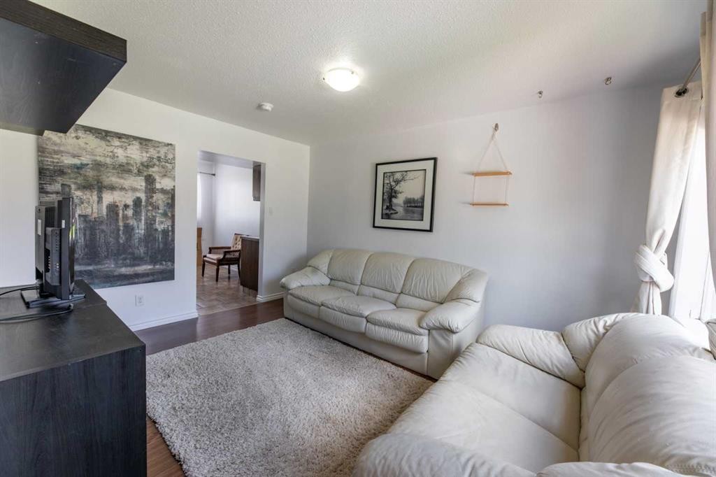 









126


Hardisty

Avenue, 25,
Hinton,




AB
T7V 1B6

