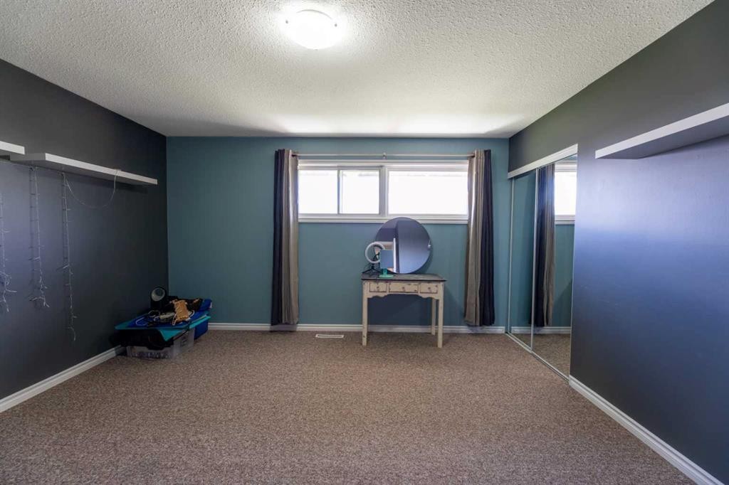 









126


Hardisty

Avenue, 25,
Hinton,




AB
T7V 1B6

