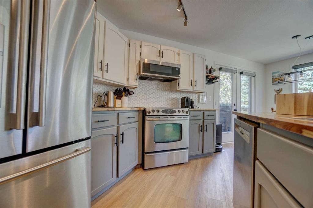 









1080C


Cougar Creek

Drive, 209,
Canmore,




AB
T1W2X9

