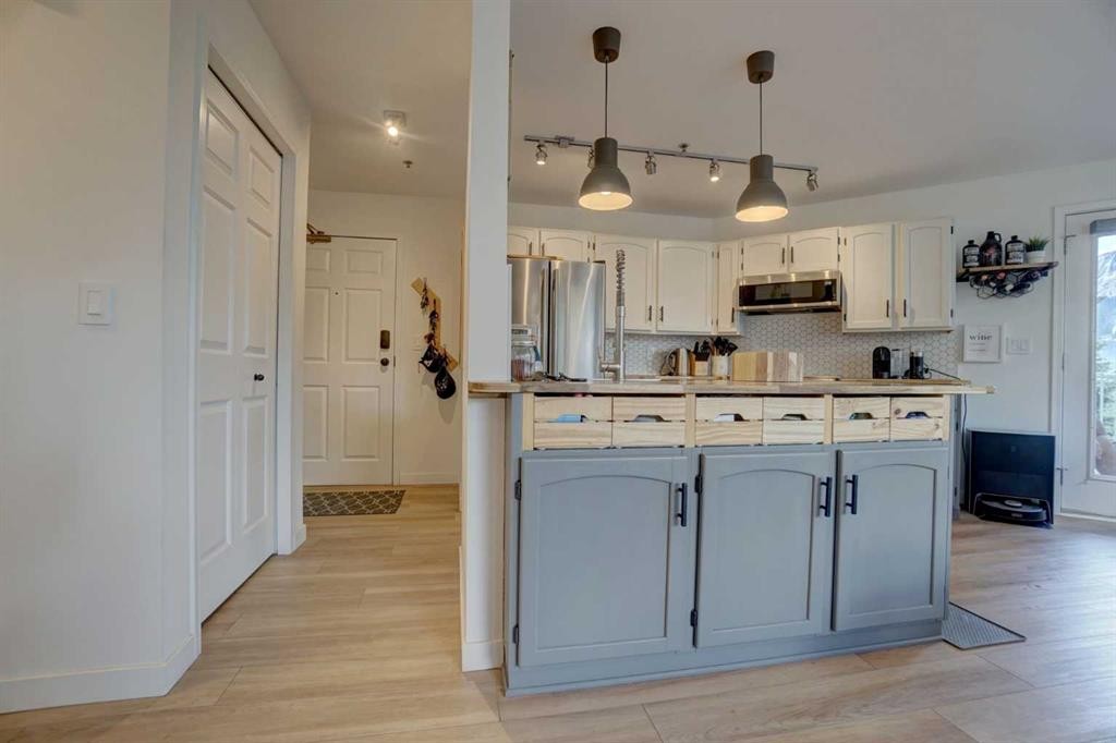 









1080C


Cougar Creek

Drive, 209,
Canmore,




AB
T1W2X9

