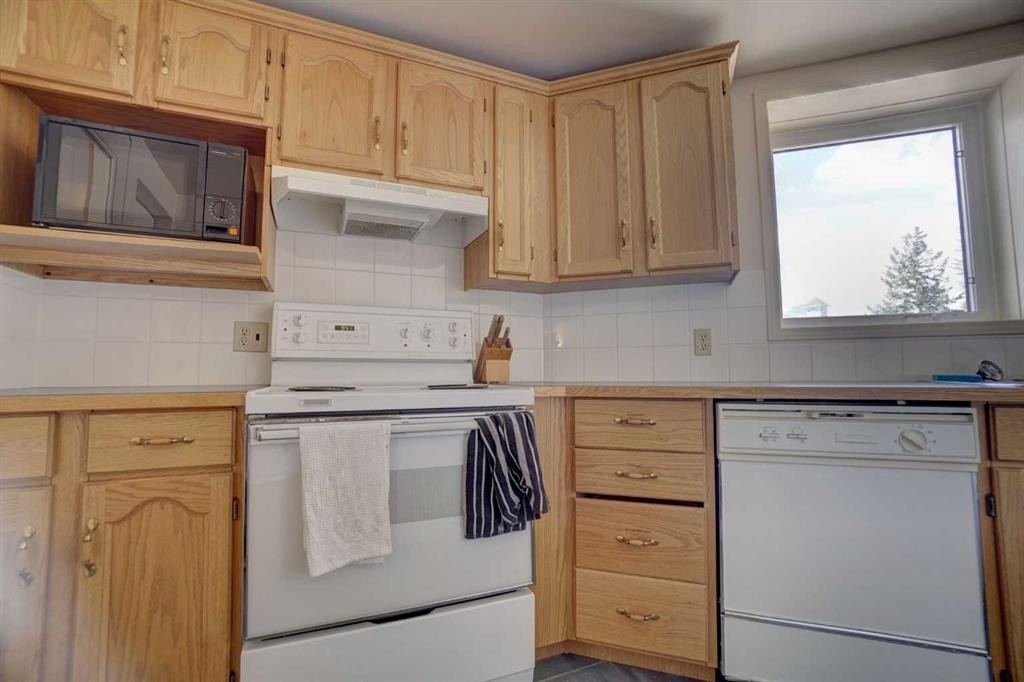 









1080C


Cougar Creek

Drive, 209,
Canmore,




AB
T1W2X9


