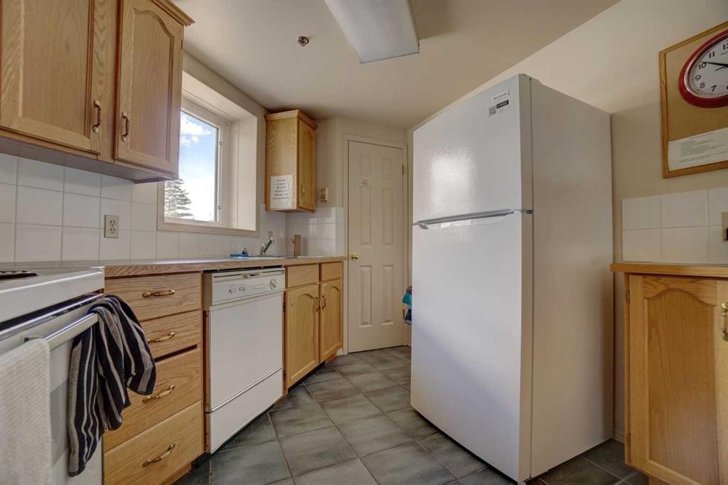 









1080C


Cougar Creek

Drive, 209,
Canmore,




AB
T1W2X9

