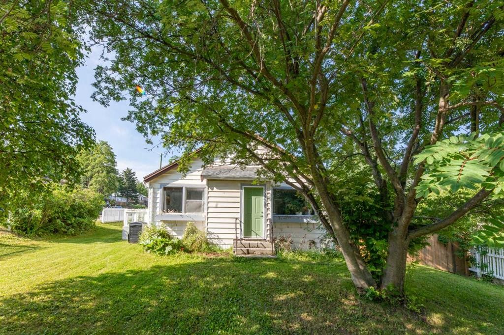 









115


Meadow

Drive,
Hinton,




AB
T7V 1N8

