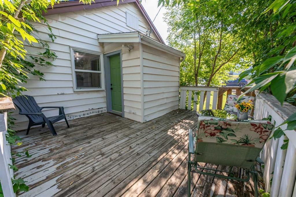 









115


Meadow

Drive,
Hinton,




AB
T7V 1N8

