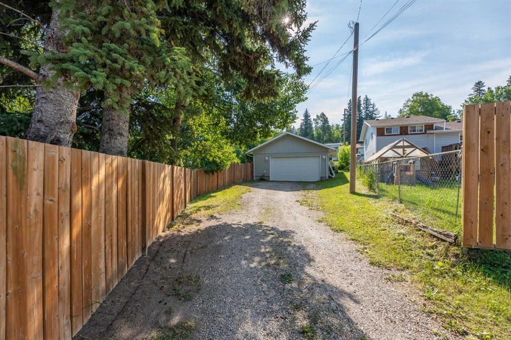 









115


Meadow

Drive,
Hinton,




AB
T7V 1N8


