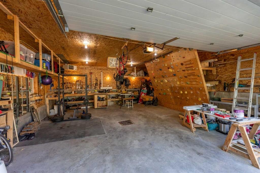 









115


Meadow

Drive,
Hinton,




AB
T7V 1N8

