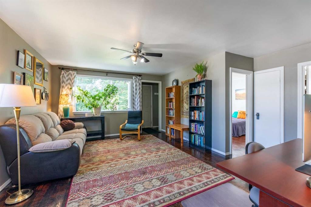 









115


Meadow

Drive,
Hinton,




AB
T7V 1N8

