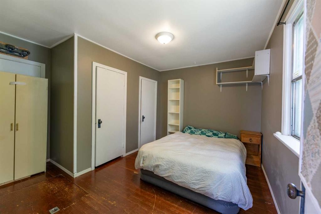 









115


Meadow

Drive,
Hinton,




AB
T7V 1N8

