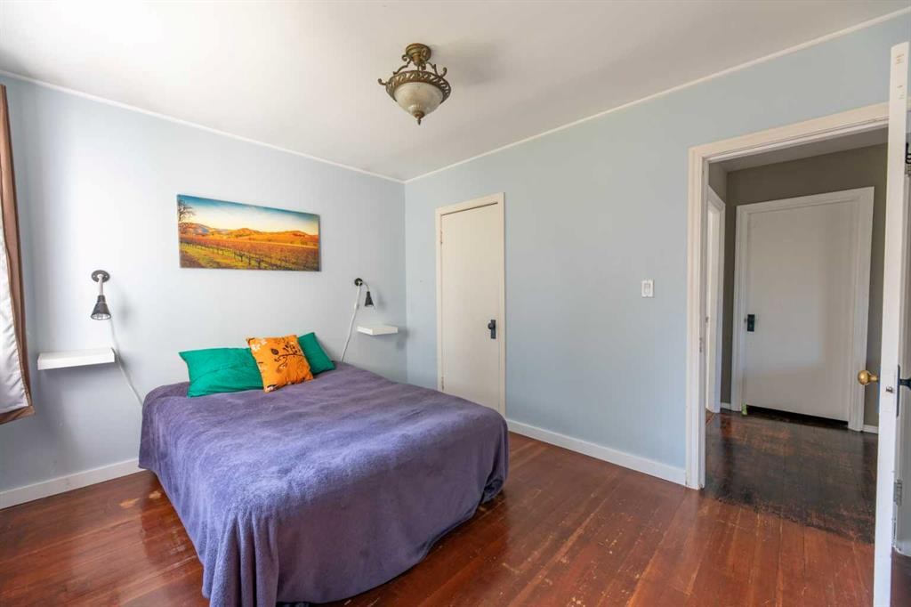 









115


Meadow

Drive,
Hinton,




AB
T7V 1N8

