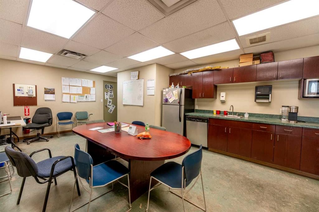 









156


Steele

Crescent,
Hinton,




AB
T7V 2G5

