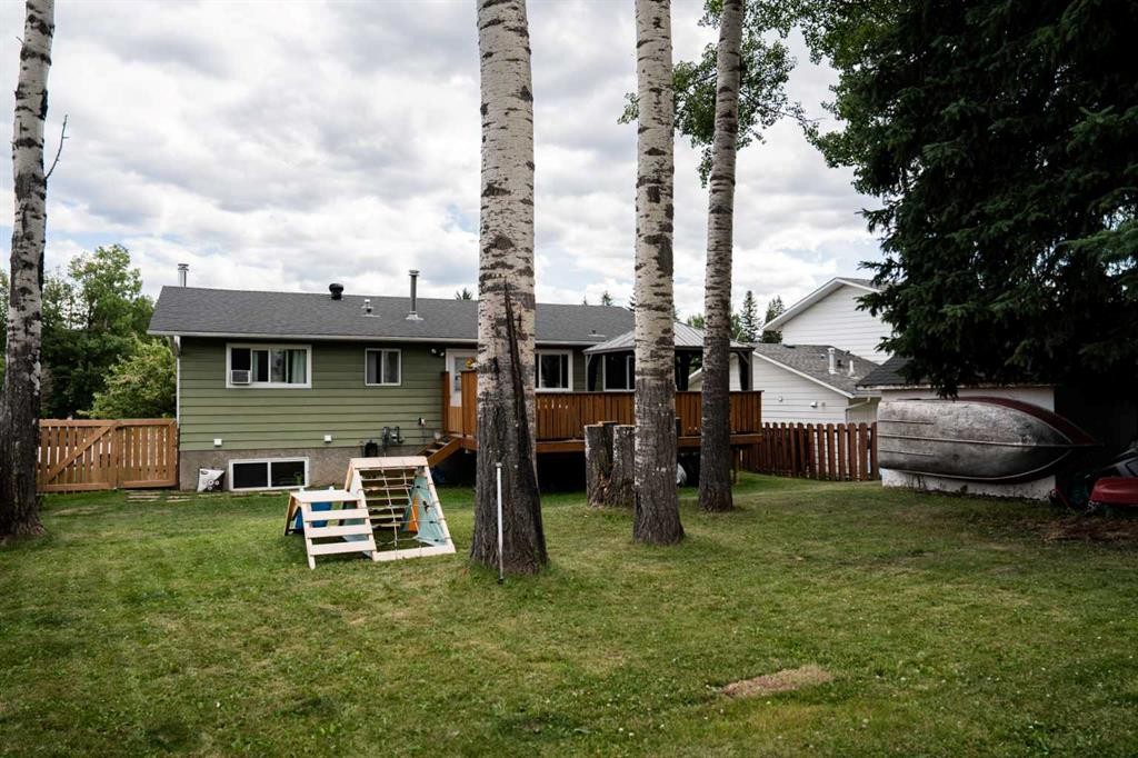 









402


Mountain

Street,
Hinton,




AB
T7V 1K6

