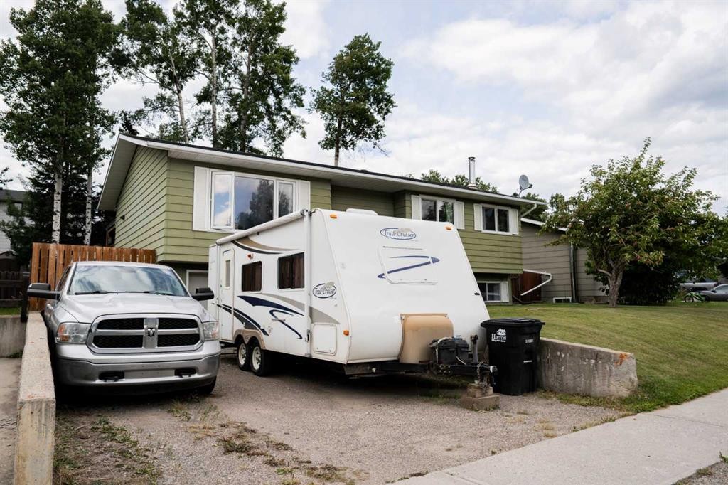 









402


Mountain

Street,
Hinton,




AB
T7V 1K6

