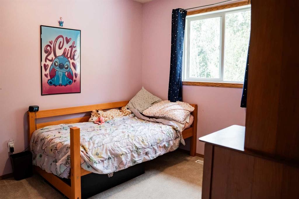 









382


Skogg

Avenue,
Hinton,




AB
T7V 1A8

