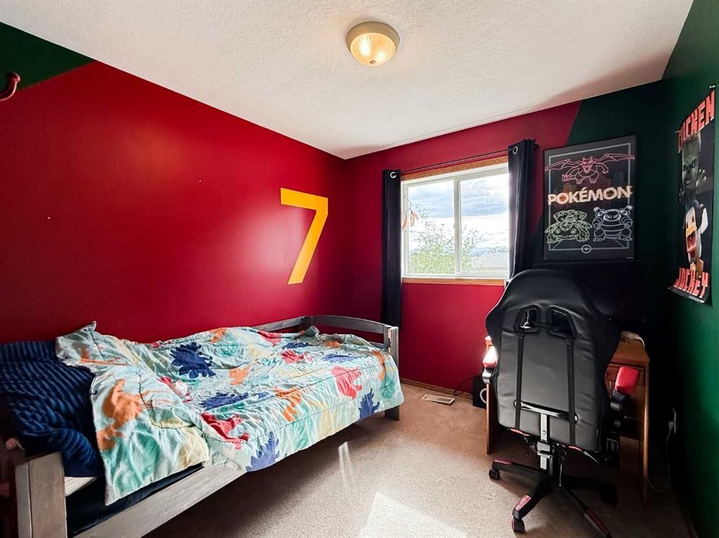 









382


Skogg

Avenue,
Hinton,




AB
T7V 1A8

