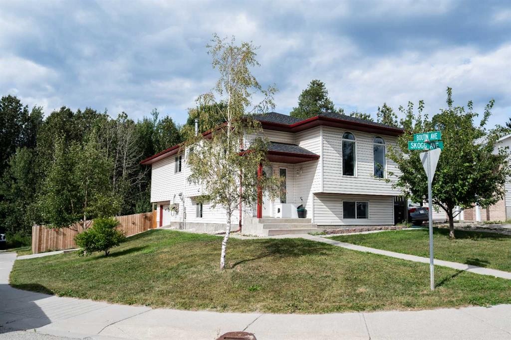 









382


Skogg

Avenue,
Hinton,




AB
T7V 1A8

