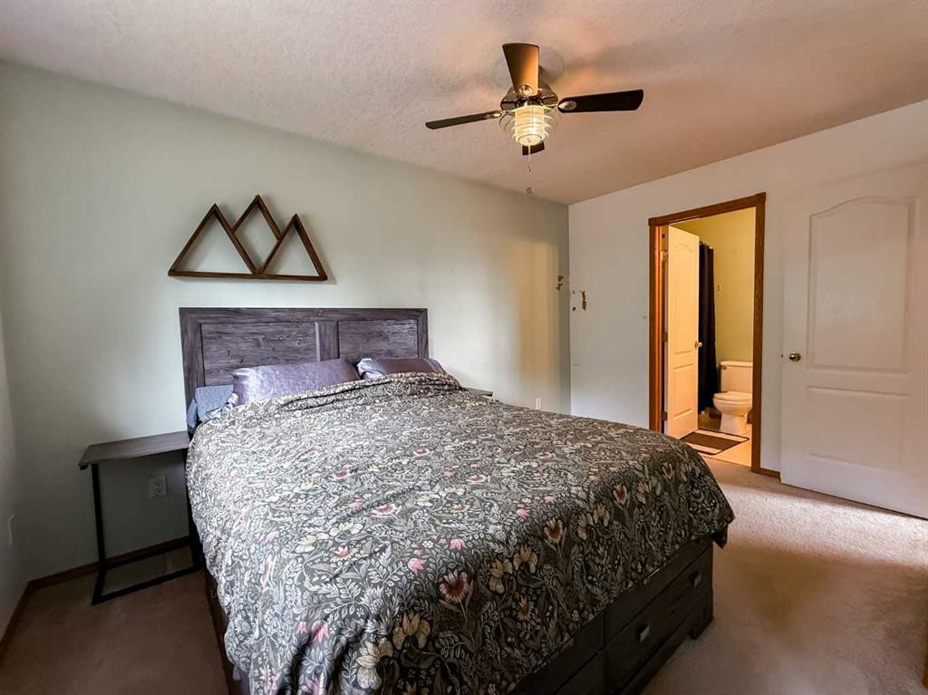 









382


Skogg

Avenue,
Hinton,




AB
T7V 1A8


