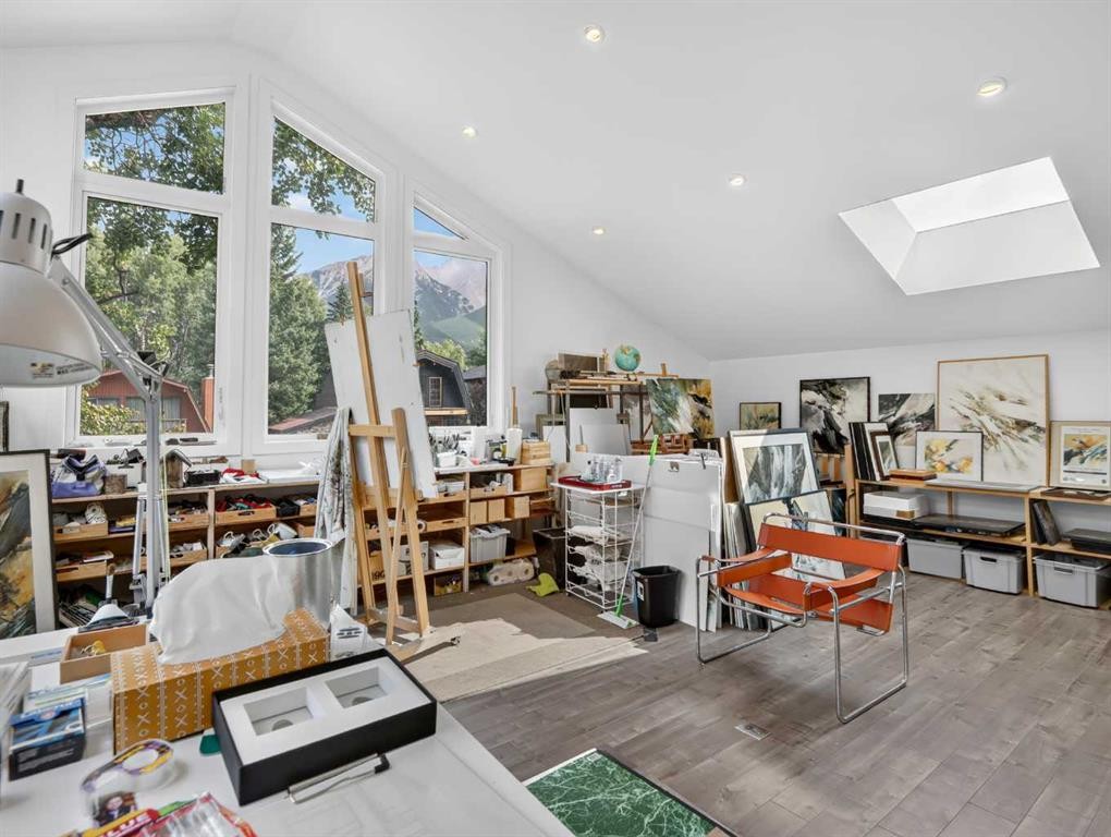 









22


Pinewood

Crescent,
Canmore,




AB
T1W 1P8

