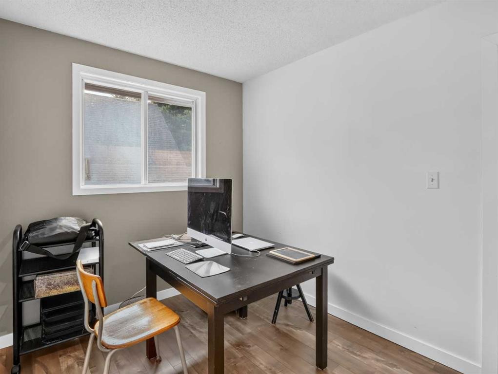 









22


Pinewood

Crescent,
Canmore,




AB
T1W 1P8


