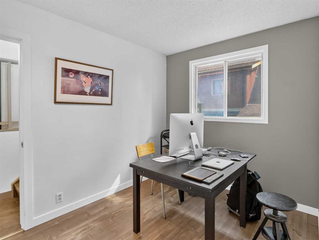 









22


Pinewood

Crescent,
Canmore,




AB
T1W 1P8

