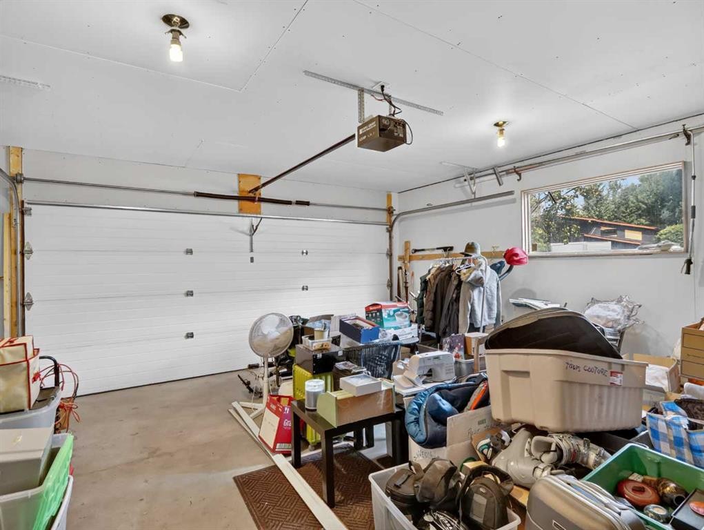









22


Pinewood

Crescent,
Canmore,




AB
T1W 1P8


