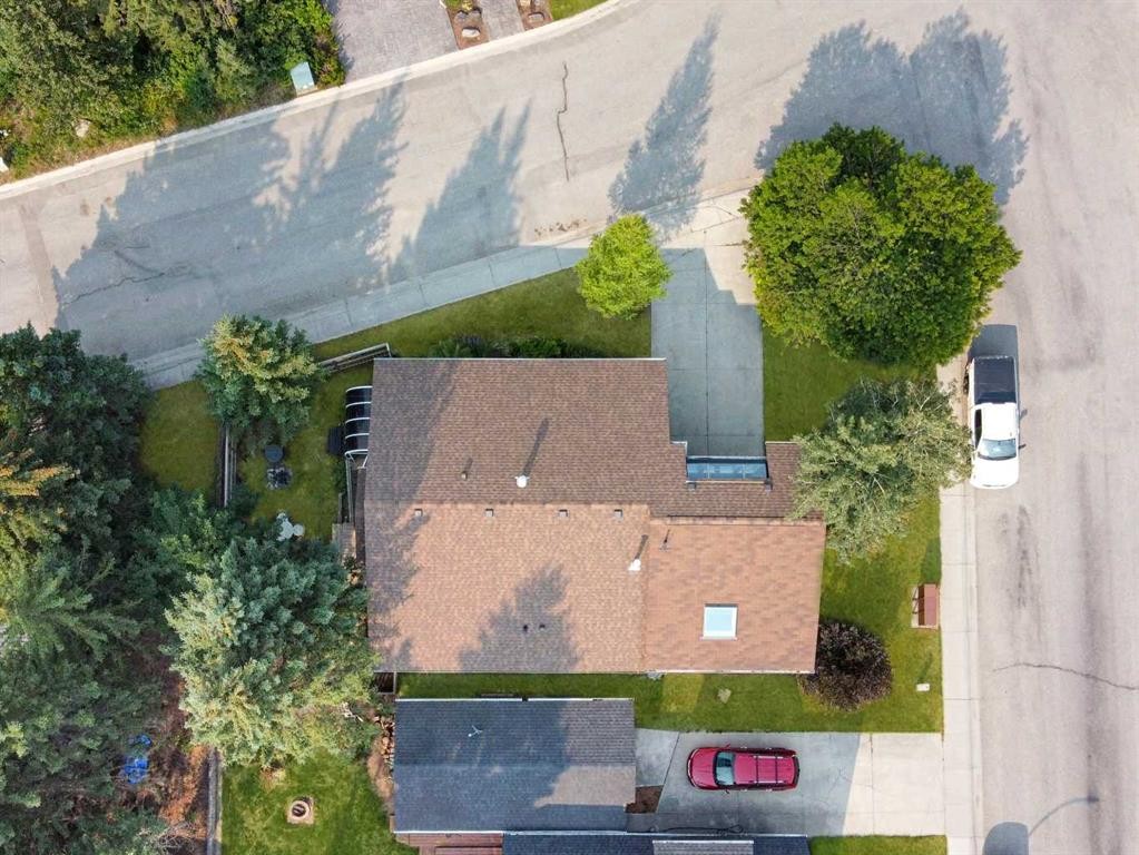









22


Pinewood

Crescent,
Canmore,




AB
T1W 1P8

