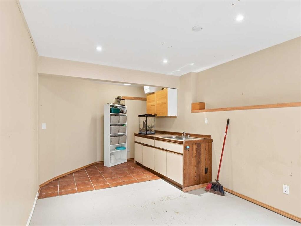









2


Terrace Place

,
Canmore,




AB
T1W2Y3

