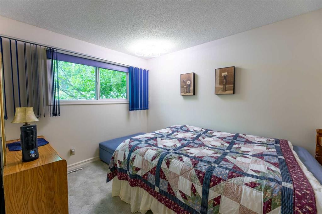 









121


Talbot

Drive,
Hinton,




AB
T7V 1M1

