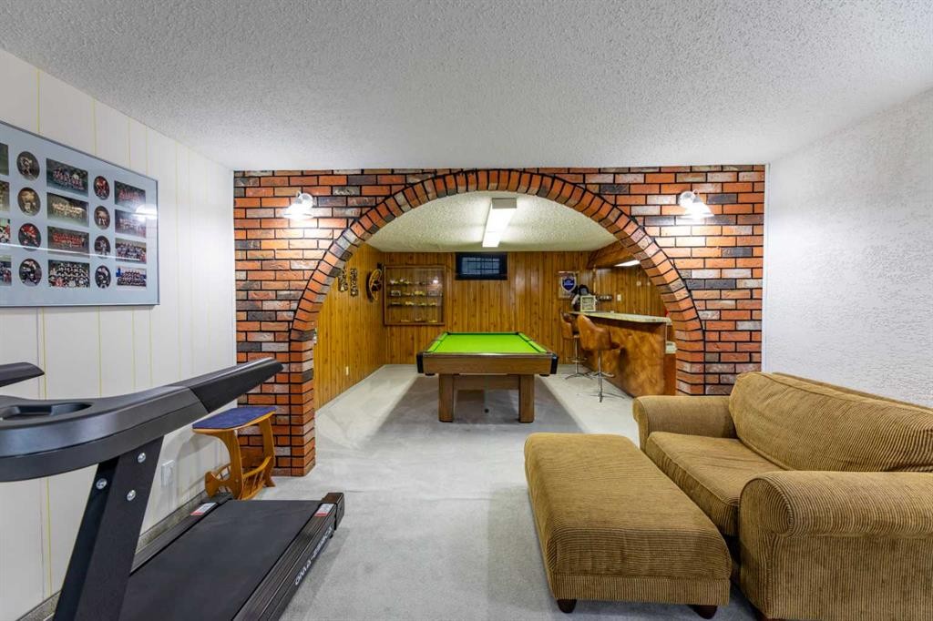 









121


Talbot

Drive,
Hinton,




AB
T7V 1M1

