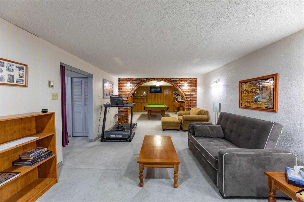 









121


Talbot

Drive,
Hinton,




AB
T7V 1M1

