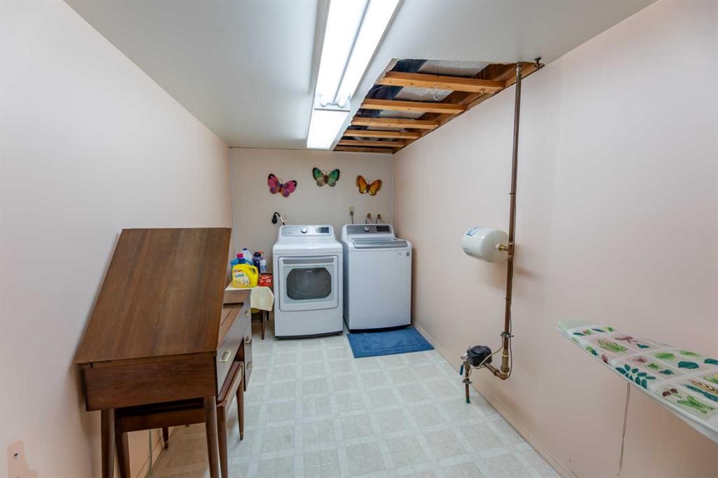 









121


Talbot

Drive,
Hinton,




AB
T7V 1M1


