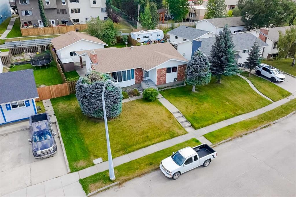









121


Talbot

Drive,
Hinton,




AB
T7V 1M1

