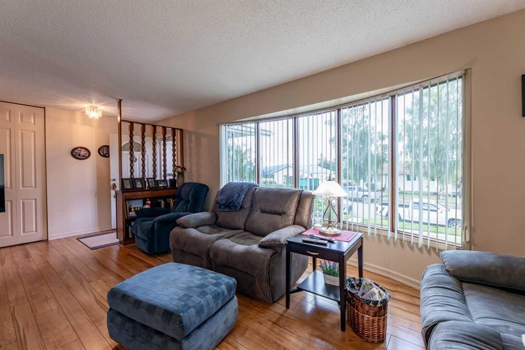 









121


Talbot

Drive,
Hinton,




AB
T7V 1M1

