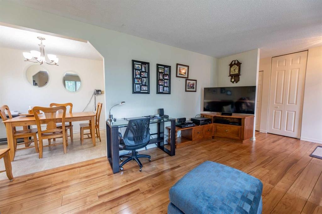 









121


Talbot

Drive,
Hinton,




AB
T7V 1M1

