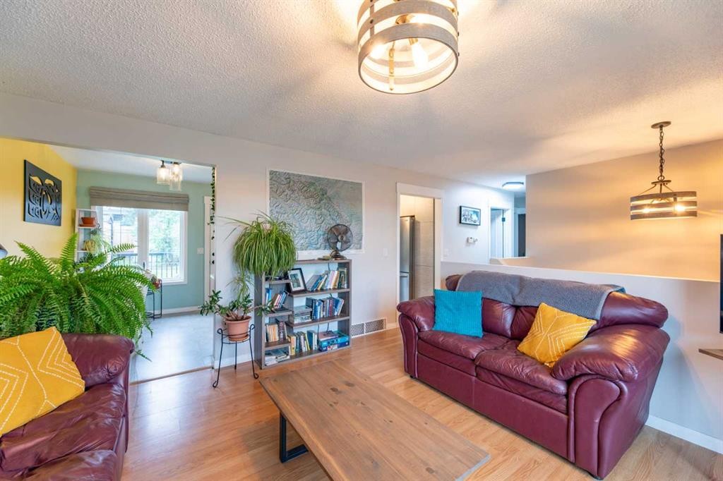 









134


Clark

Street,
Hinton,




AB
T7V 1L6

