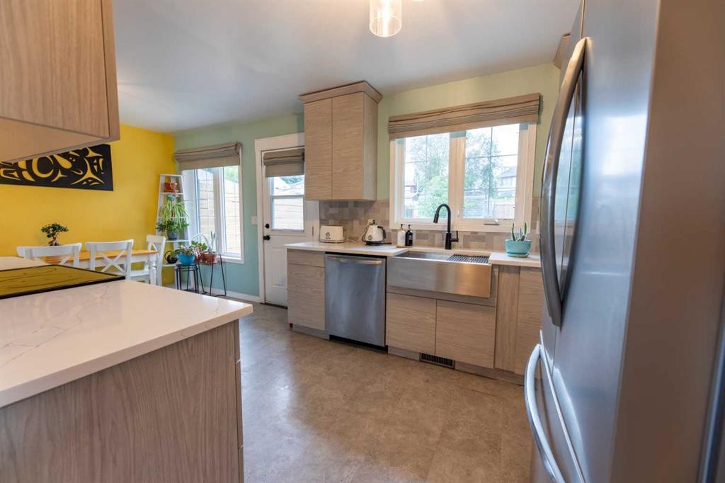 









134


Clark

Street,
Hinton,




AB
T7V 1L6

