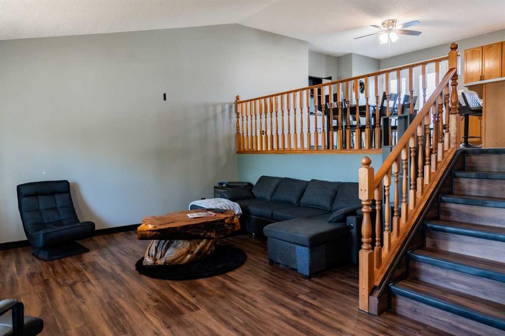 









373


Collinge

Road,
Hinton,




AB
T7V 1L2

