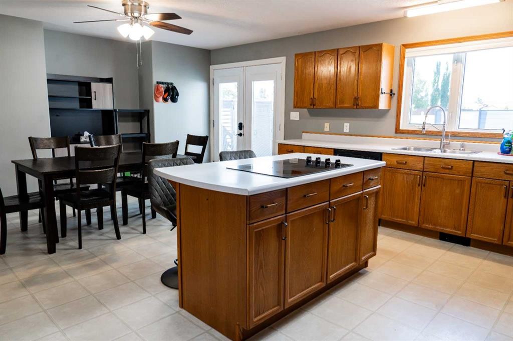 









373


Collinge

Road,
Hinton,




AB
T7V 1L2

