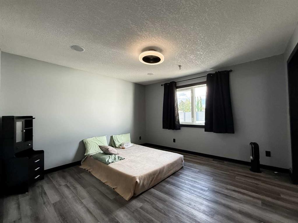 









373


Collinge

Road,
Hinton,




AB
T7V 1L2

