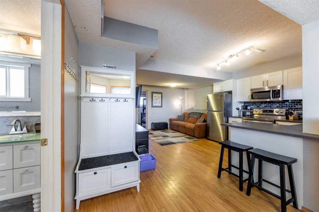 









157


Rispler

Way,
Hinton,




AB
T7V 1L7

