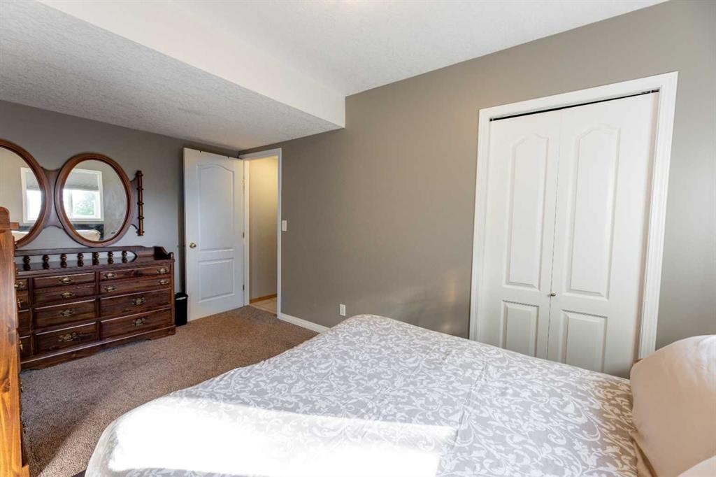 









157


Rispler

Way,
Hinton,




AB
T7V 1L7

