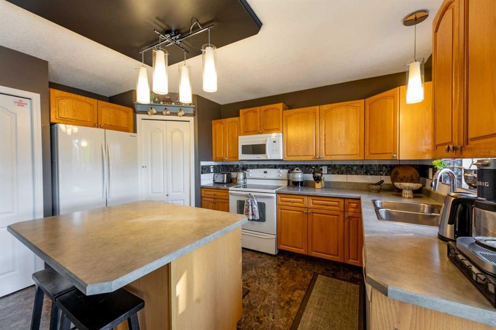 









157


Rispler

Way,
Hinton,




AB
T7V 1L7

