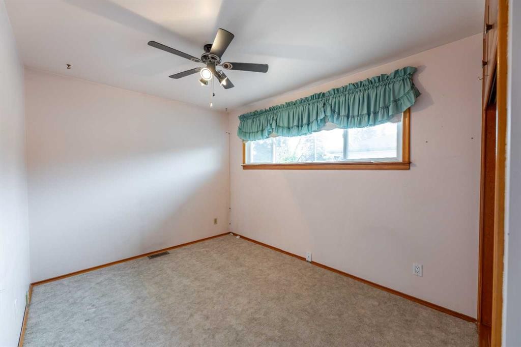 









104


Fraser

Street,
Hinton,




AB
T7V 1B7


