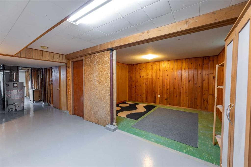 









104


Fraser

Street,
Hinton,




AB
T7V 1B7

