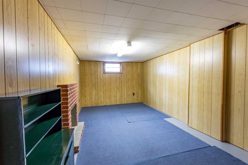 









104


Fraser

Street,
Hinton,




AB
T7V 1B7

