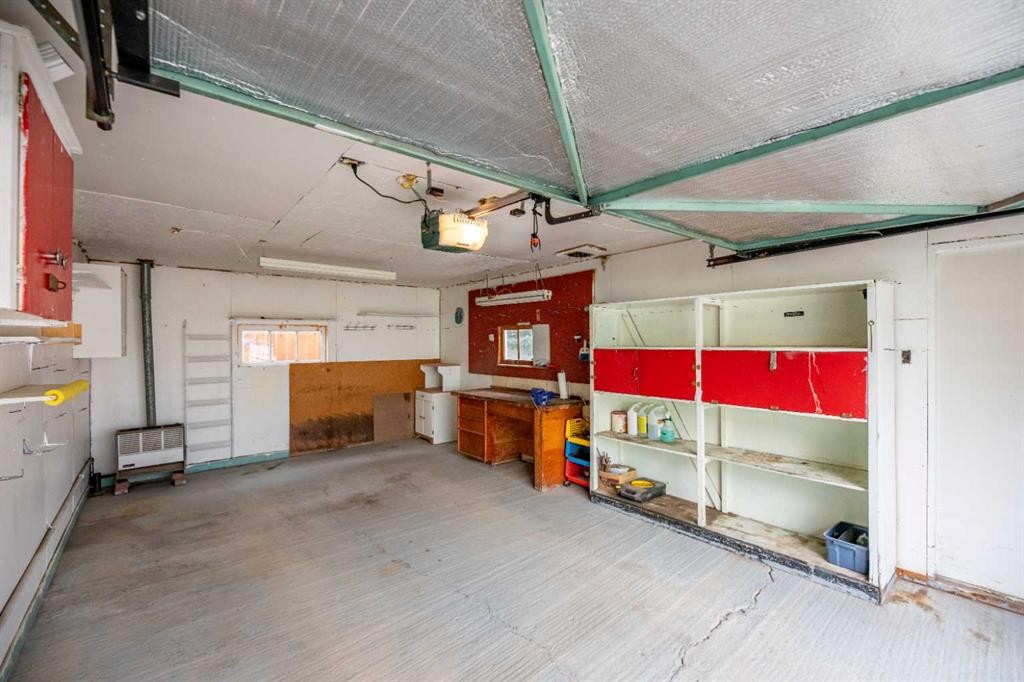 









104


Fraser

Street,
Hinton,




AB
T7V 1B7

