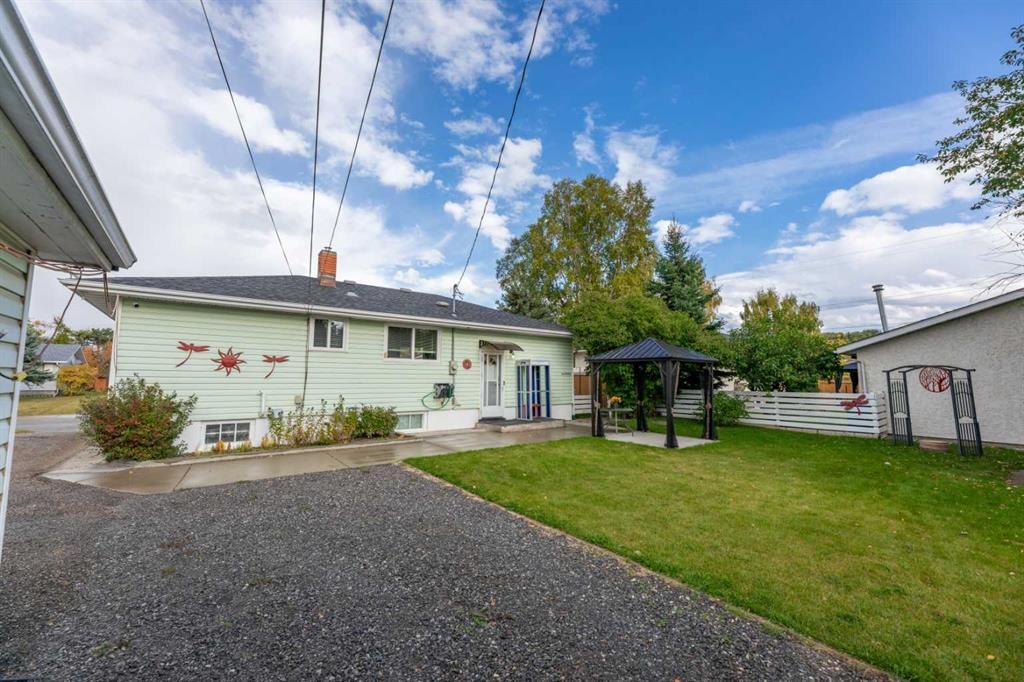 









104


Fraser

Street,
Hinton,




AB
T7V 1B7

