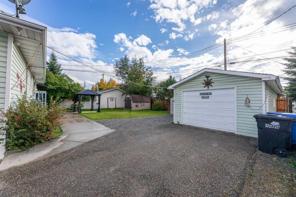 









104


Fraser

Street,
Hinton,




AB
T7V 1B7

